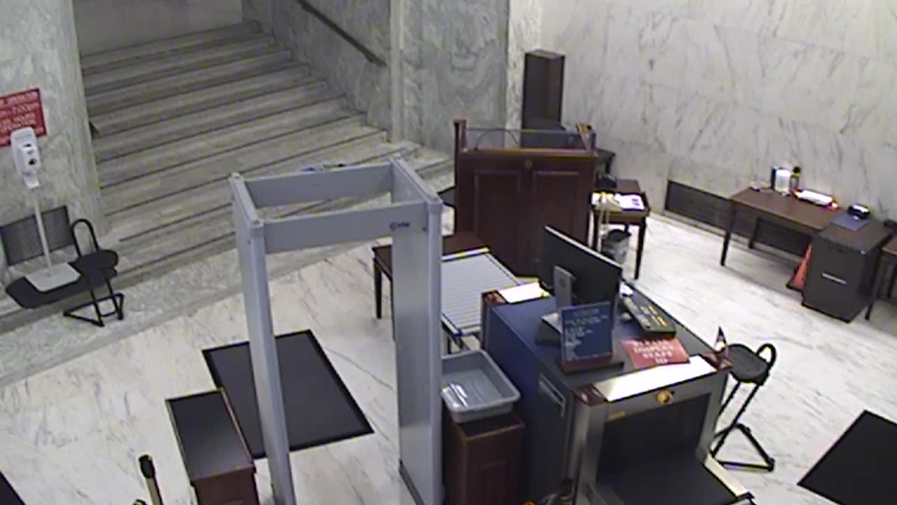 3091RHOBGRLowerIndepAveDoor_2021-01-06_08h00min01s847ms.mp4