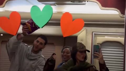 Kendall Jenner & friends yesterday 🧡