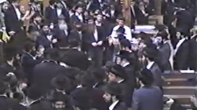 5. Leil Yud Beis Sivan 5749, Maariv, Sicha and dollars = ליל י"ב סיון תשמ"ט