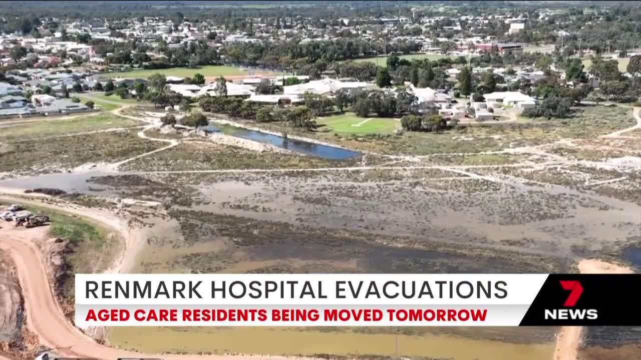 River Murray_ Flooding watch and act after private levee inundated near Renmark