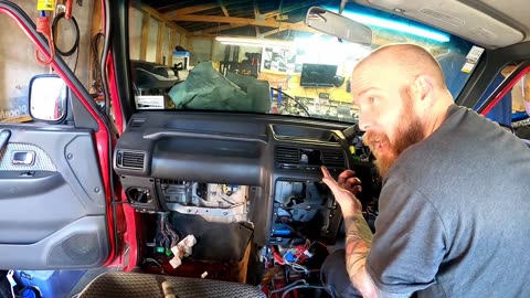 Gen 2 Pajero Dash removal.