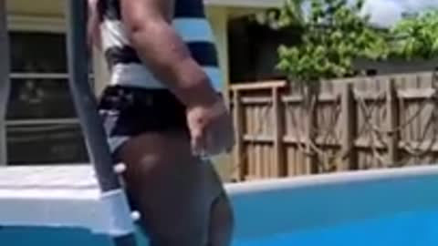 Amazing ,baby ,who ,knows , how ,to , swim