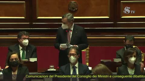 Draghi gioca a tombola in parlamento.