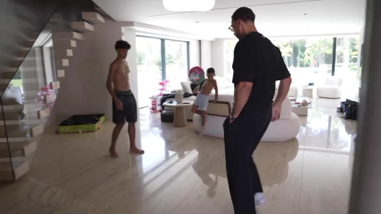 When the future meets the past,Rio Ferdinand vs CR7 Jr