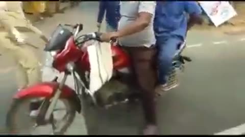 Most funny video punjab police during lookdown😂😂😂😂