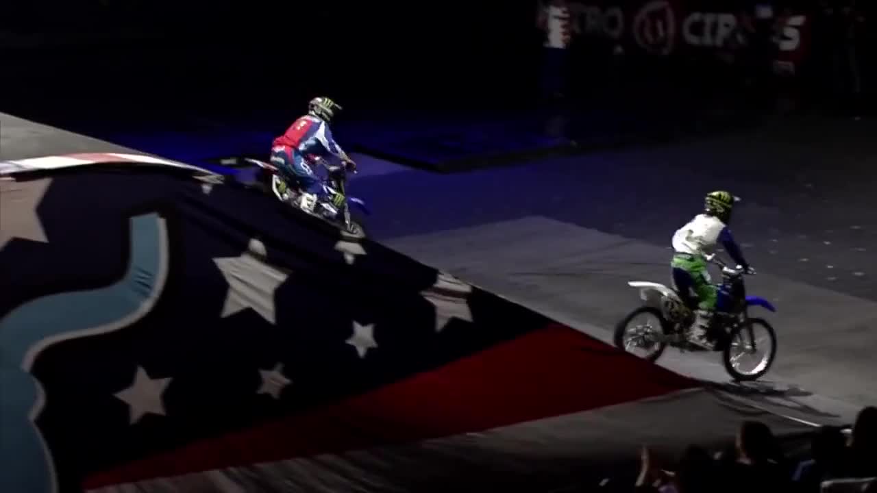 The most beautiful jump on a motorcycle😲