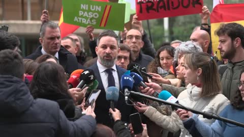 Abascal atiende a los medios ante el Tribunal Constitucional