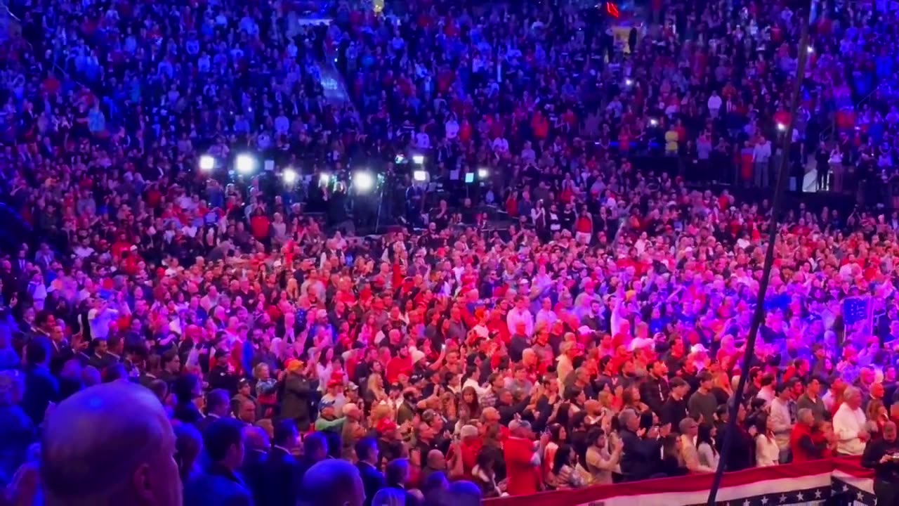 MADISON SQUARE GARDEN IS AT FULL CAPACITY!!!😎🇺🇸🥳🥳🥳