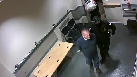 1657HQOB02PrisonerProcessingLobby_2021-01-06_17h20min00s750ms.mp4