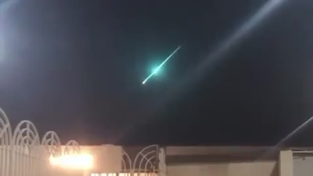 Bright meteor streaked across the sky over Qassim, Saudi Arabia.