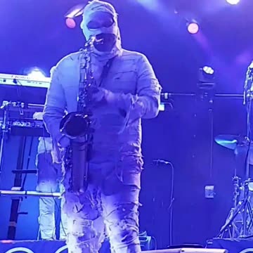 Highlander (Here Come The Mummies) - LIVE @ Avondale (Short 2)