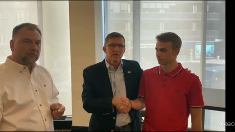 Street Church Pastor Artur Pawlowski from Calgary with General Flynn in New York