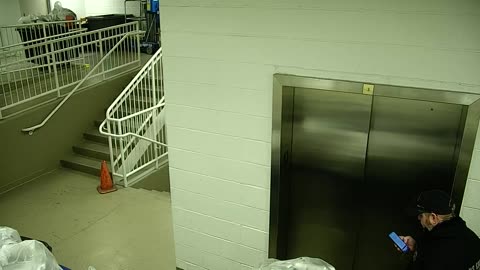 7110CVCULElevator#3Lobby_2021-01-06_19h00min01s677ms.mp4