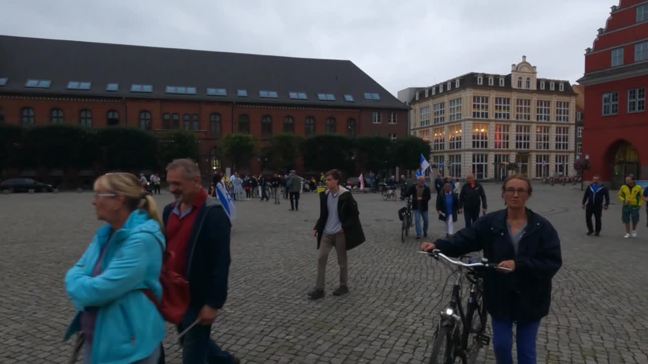 Greifswald - Die Spaziergänger machen sich auf den Weg 29-08-2022