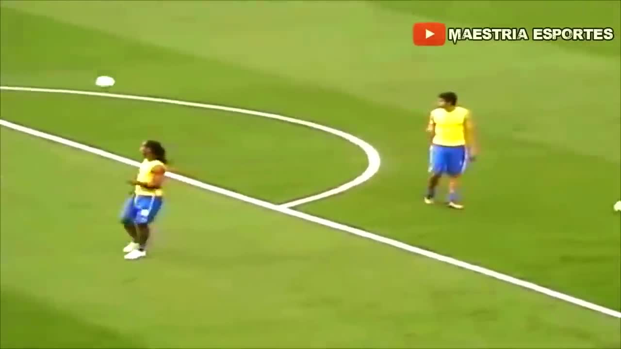 Ronaldinho Gaúcho Warm Up skills