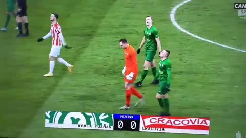 The way the ball falls back on his head is too funny 😂😂
