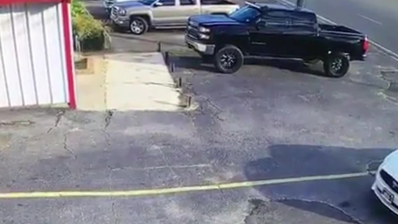 Gentlemen Helps Trucks Find Better Parking
