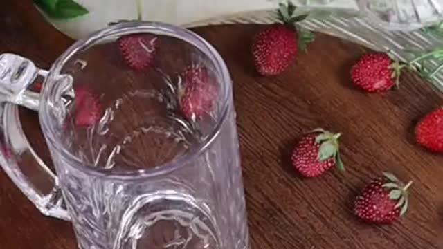 Strawberry Milkshake Recipe_shots