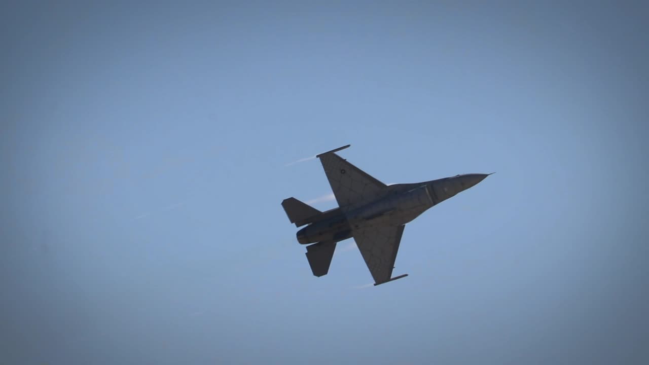 F-16 performing at America's Airshow 2023