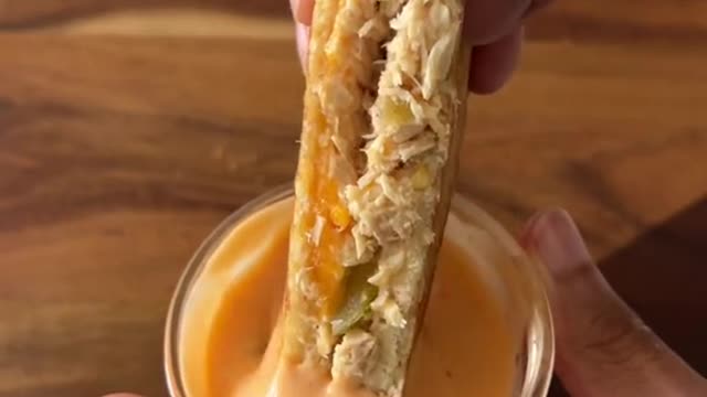 Make delicious egg sandwiches