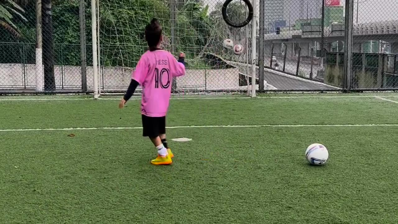 Wow small children amazing goal.best kid football player..plz follow me..