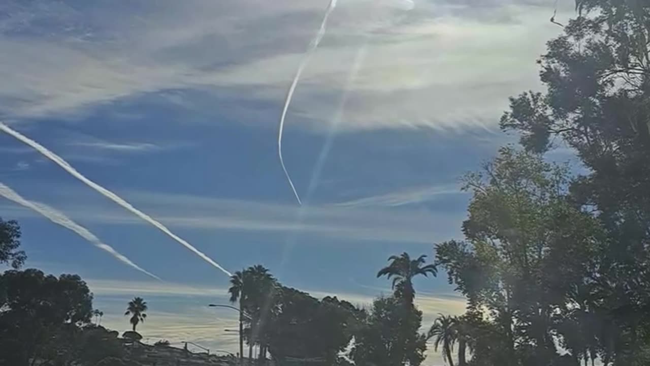 Chem Trails all over San Diego Everyday