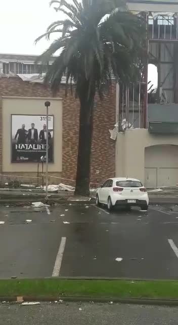 Un muerto y graves daños materiales deja una tromba marina en Chile