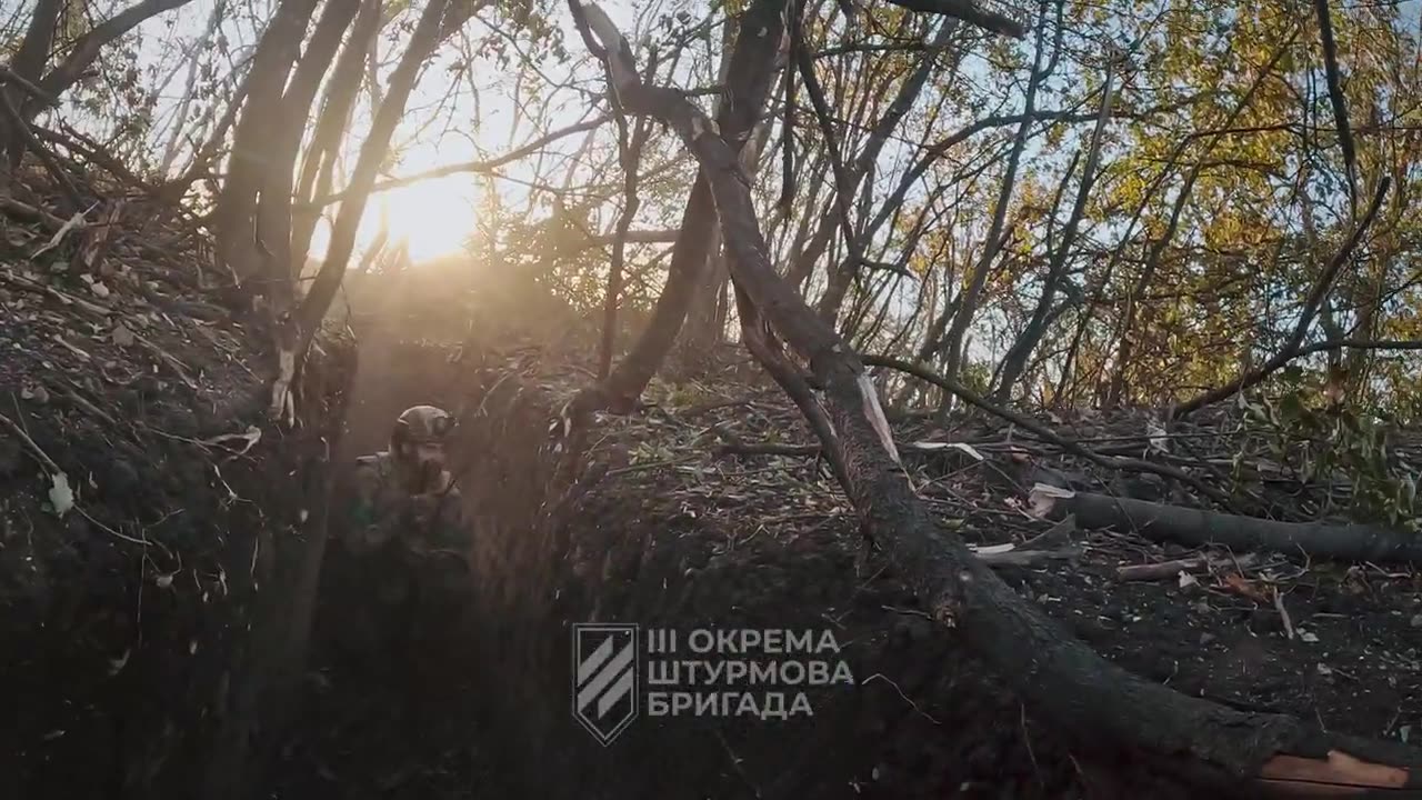 Long-Form Combat Footage of a Ukrainian Assault on Russian Trenches and More