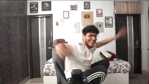 Triggered insaan - Funny dancing on lengha uthadae remote sae 🤣 | Gaming13