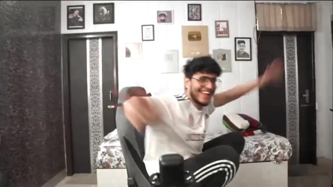 Triggered insaan - Funny dancing on lengha uthadae remote sae 🤣 | Gaming13