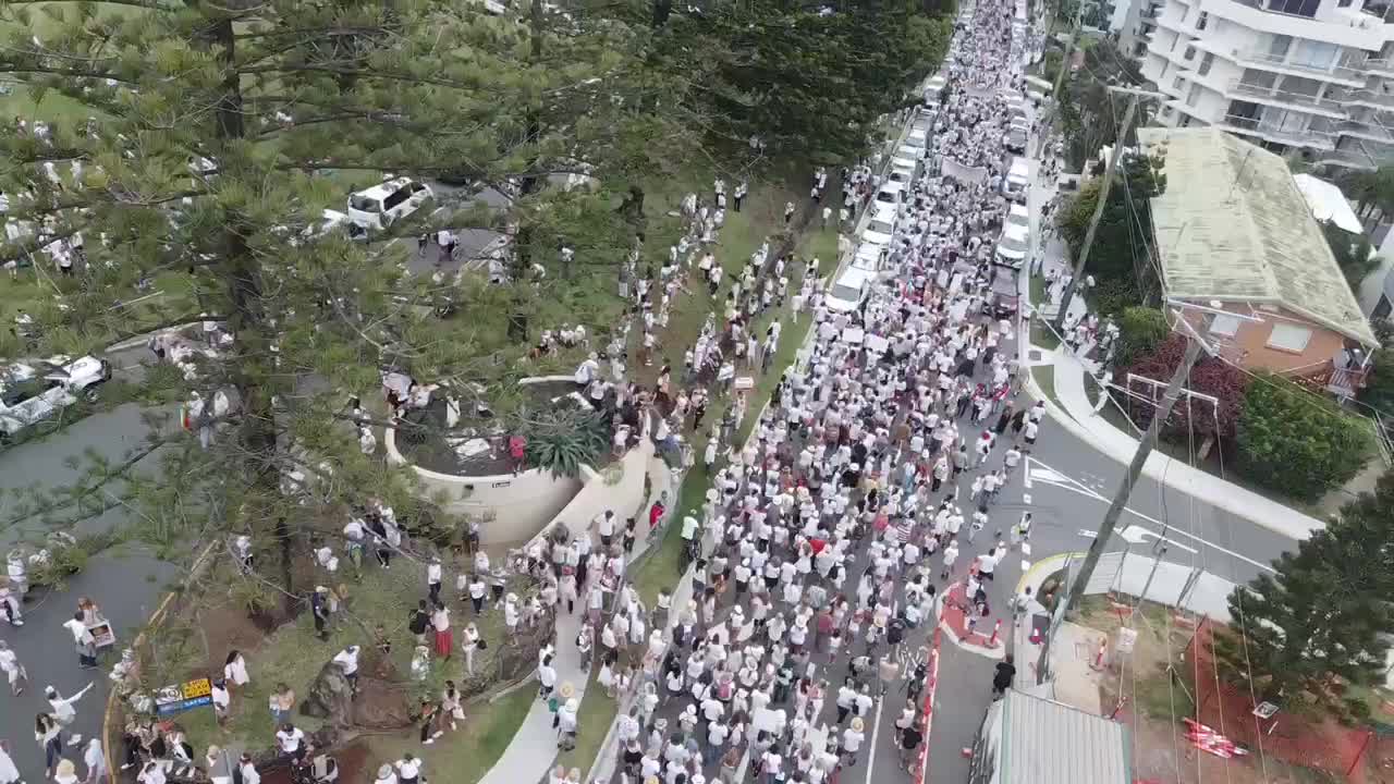 The People Stood Up At The Qld/NSW Border Today Fighting For Our Freedoms!