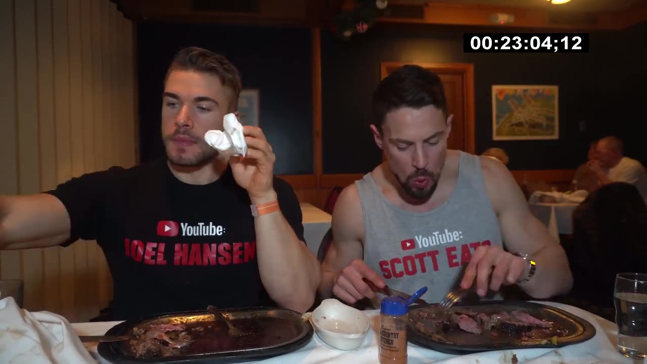 WORLD FAMOUS 72oz STEAK CHALLENGE | Man Vs Food Challenge At Sayler's In Portland Oregon!