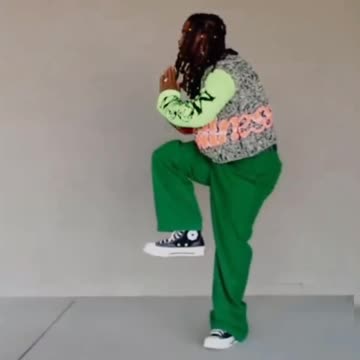 Omarion cuttin up to "Not Like Us" by Kendrick Lamar