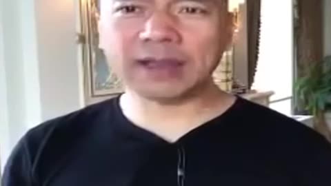 20170907文贵先生直播：美国一位官员：我们做了一个决定，希望 #用美国国旗把郭文贵保护起来，维护你的安全、正义！这话特别感动，当时眼泪就出来了！我的国家（中共盗取）不择手段