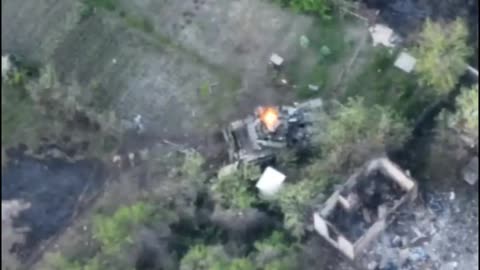 A Reconnaissance group of the Ukrainian 81st Airmobile Brigade neutralizing a Russian tank