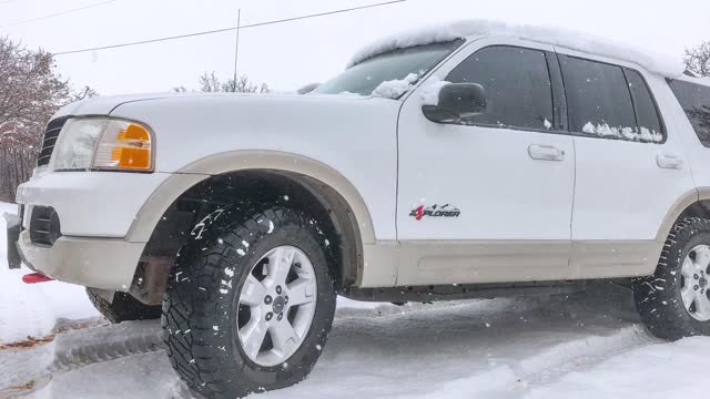 2005 Explorer 4x4 snow wheeling