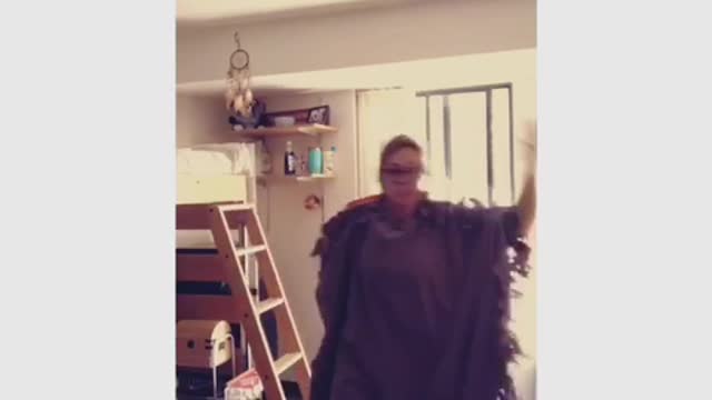 Girl dances inside a blanket to "tipsy" by jkwon