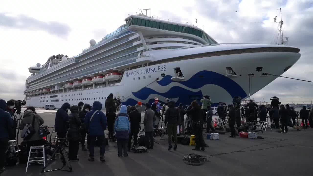 Aumentó a 130 los casos de coronavirus dentro de un crucero amarrado en un puerto japonés