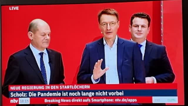 KARL LAUTERBACH wird Bundesgesundheitsminister - Olaf Scholz (SPD) stellt Minister vor, 06 12 2021