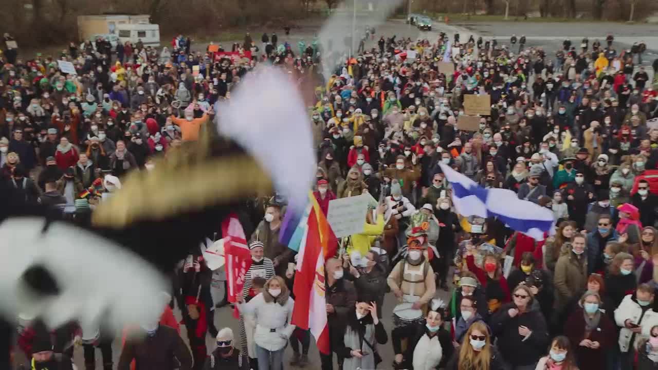 Gehen sie in Straßen und Demonstrieren bis die Marionette Regime stürzt ab.