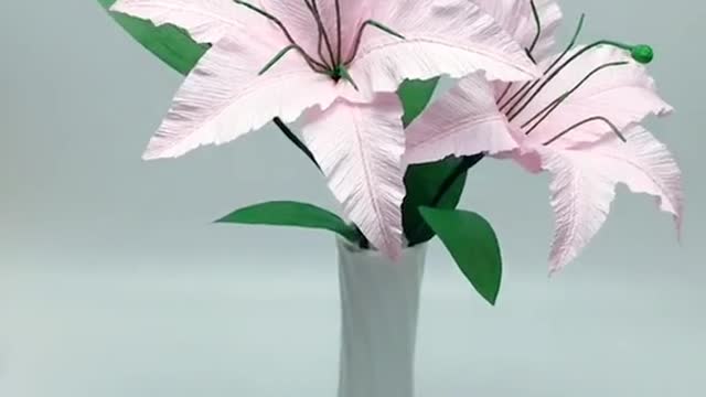 My best friend made a bunch of lilies when she got married. I wish her a hundred years of happiness!