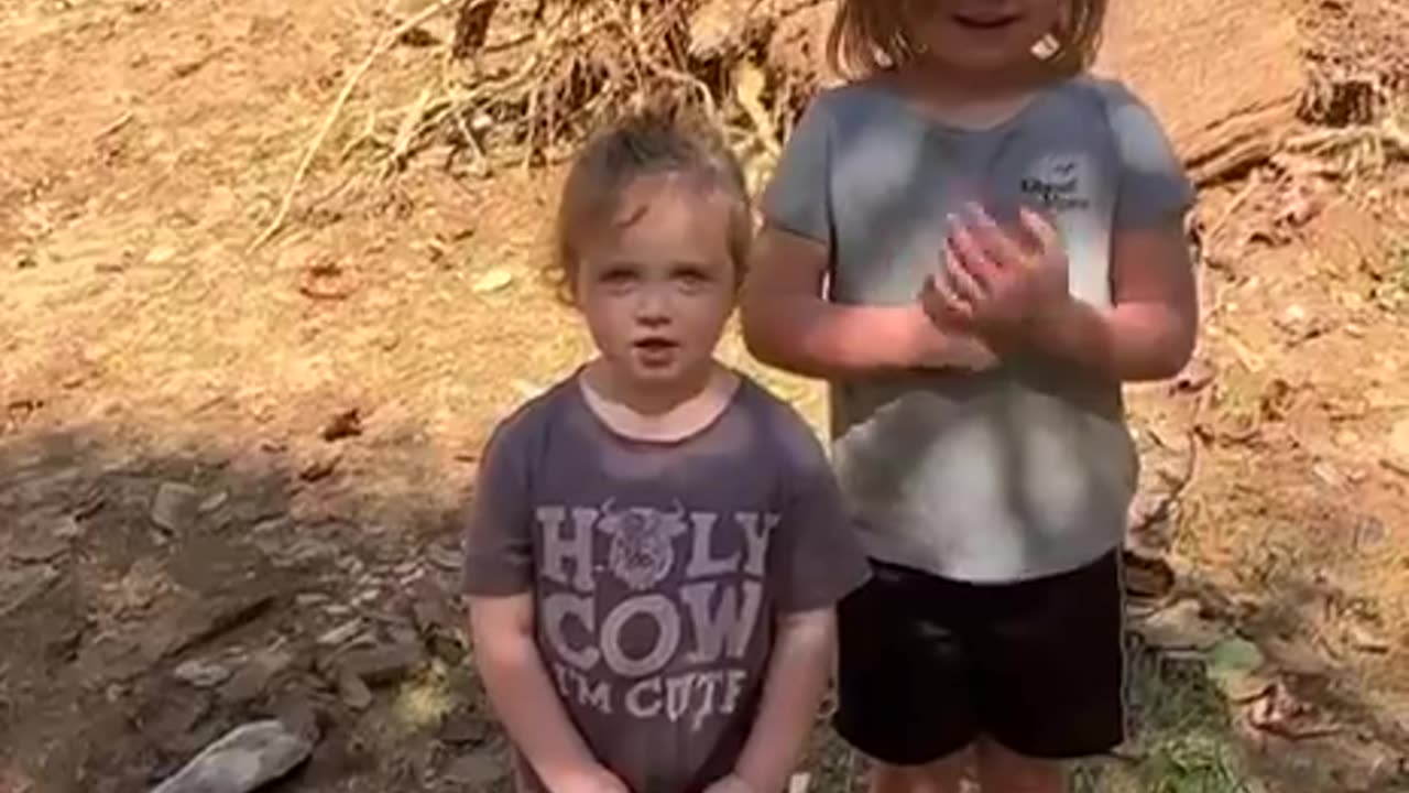 2 Little Girls Who Survived Hurricane Helena In NC.Singing “Yes Jesus Loves Me” The Mudslide Destroyed Their ENTIRE Home But NOT Their Faith