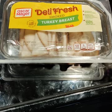 Eating Oscar Mayer Deli Fresh Smoked Turkey Breast, Dbn, MI, 8/3/23