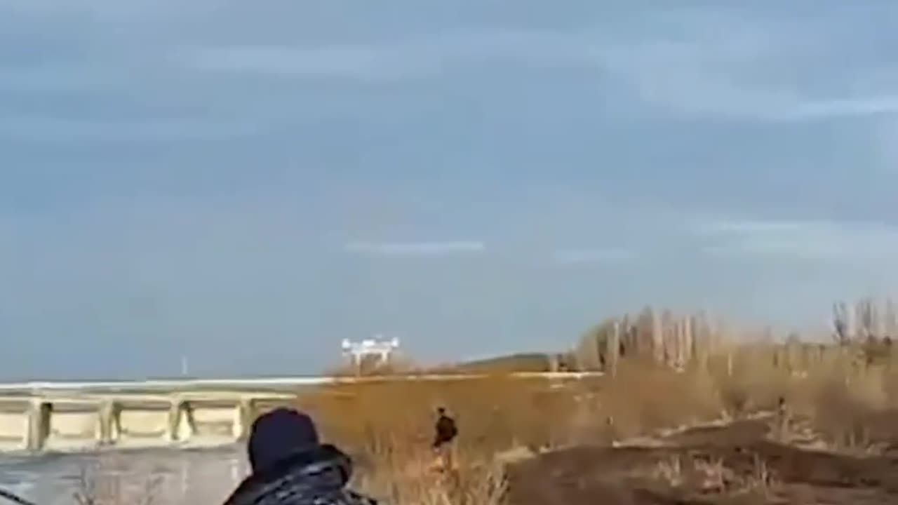 Russian SU34 Flies Through Powerlines