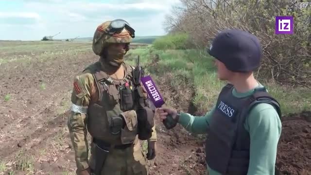 Ukraine War - Russian Guard work in conjunction with artillery at the front