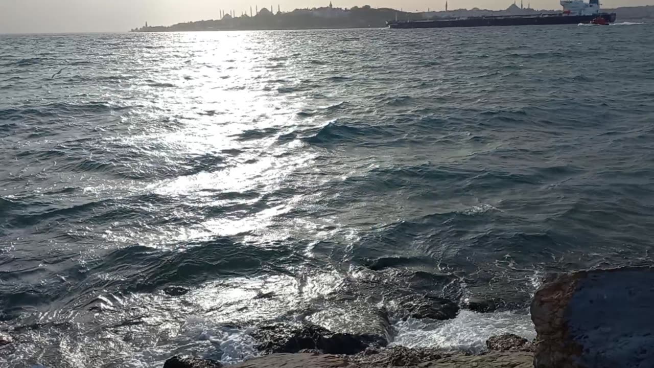 Beautiful waves and the sound of the wind at the sea