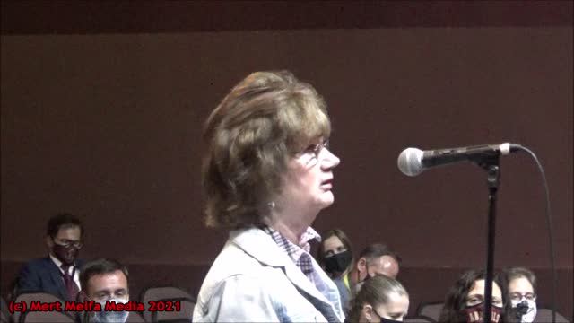 Poughkeepsie NY Grandma Demands Relief for Kids from Filthy and Disgusting Masks 6/8/21