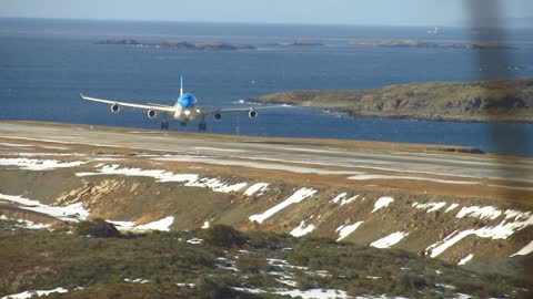 Awesome Crosswind Landing Of An A340 In Uhuaia, Argentina