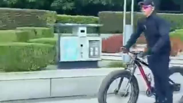 India vs America cycle stunt video