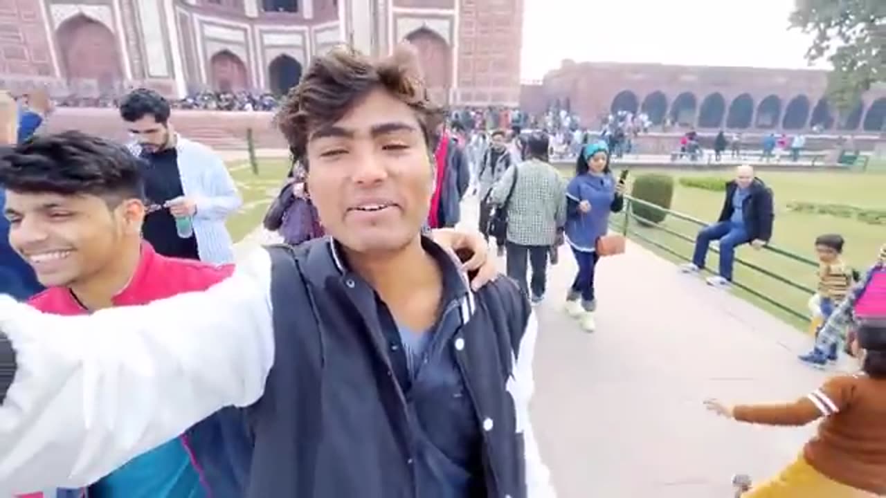 Taj Mahal Prr Etni Sari Cute Girls 🤩 | my first vlog today | Tiger kirar vlogs